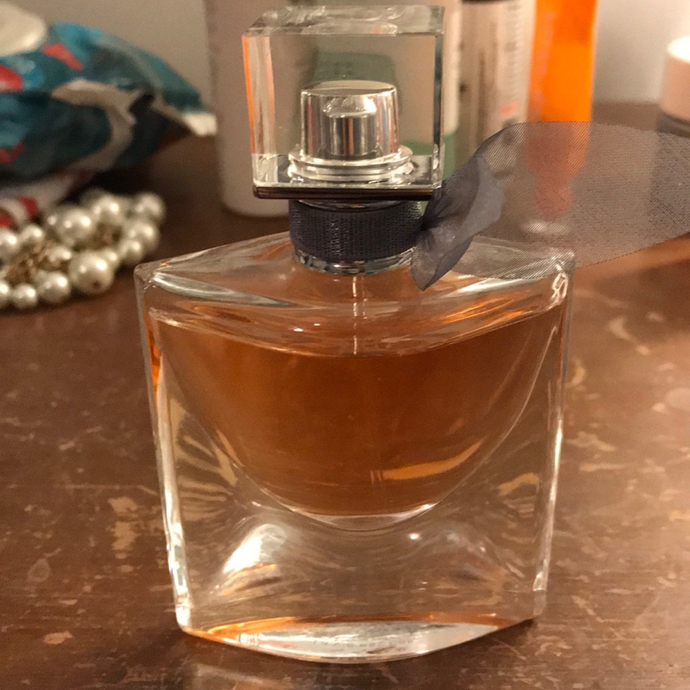 La Vie Est Belle perfume
